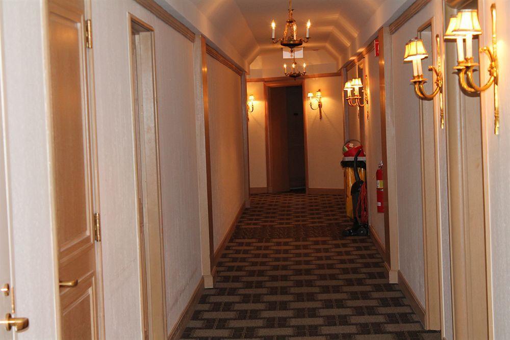 The Buckingham Hotel Chicago Exterior photo